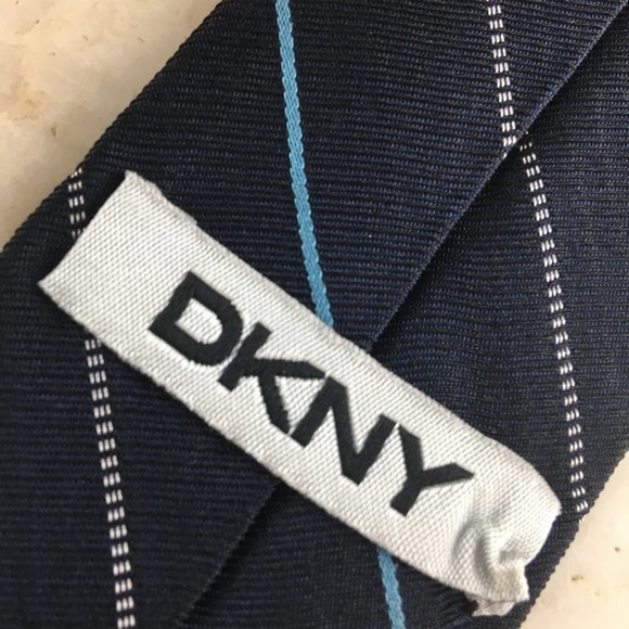 DKNY SILK TIE (SLIM) - Picture 3 of 10
